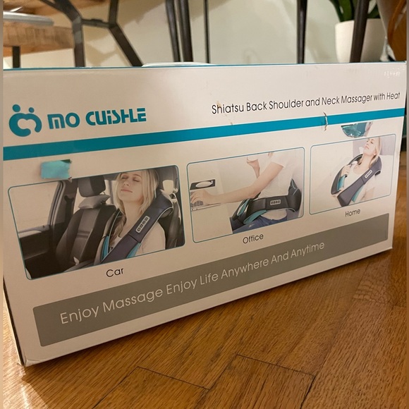 !!! NEW IN BOX - HOME and Car - Shiatsu Neck & Back Shoulder Massager with HEAT - Picture 3 of 5